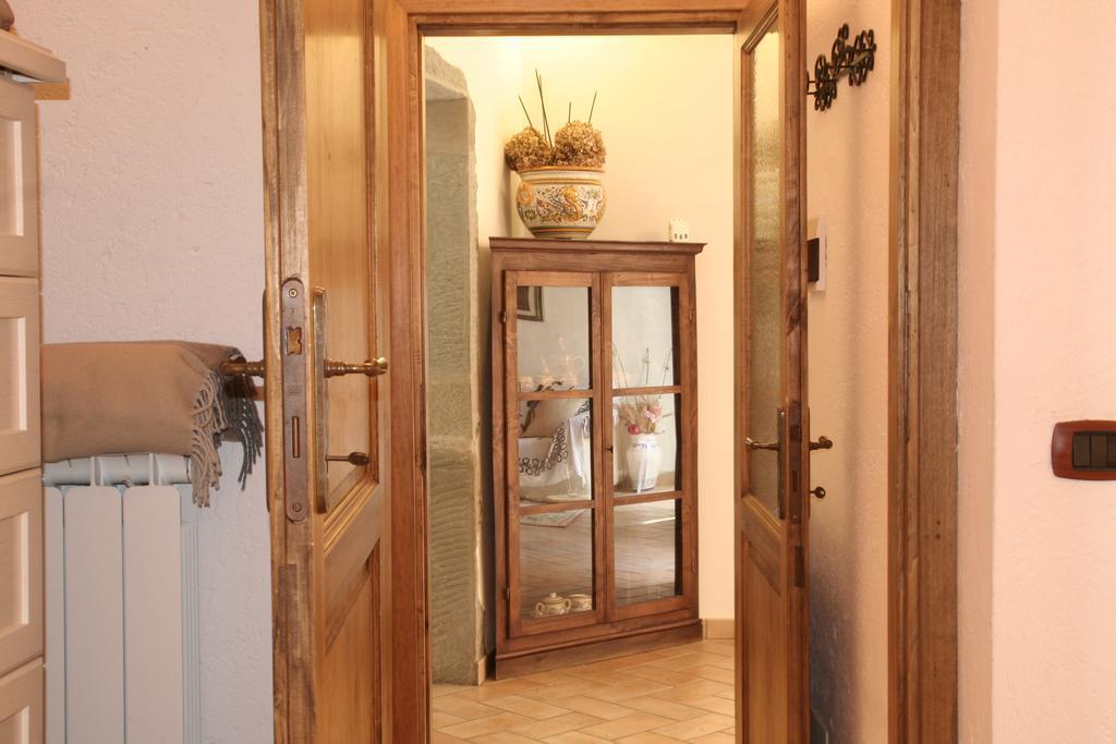 Borgo Medioevale Apartment โตดี ภายนอก รูปภาพ