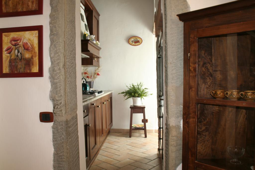 Borgo Medioevale Apartment โตดี ภายนอก รูปภาพ