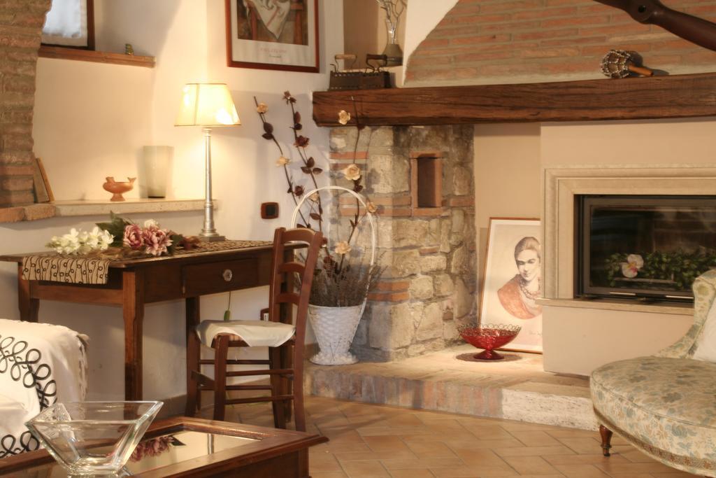 Borgo Medioevale Apartment โตดี ภายนอก รูปภาพ